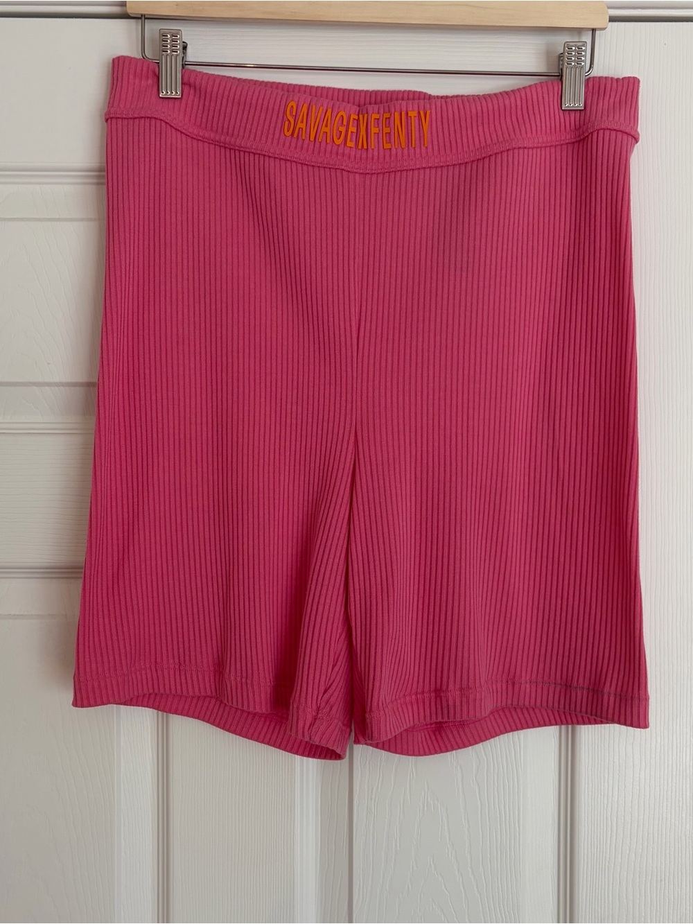 Savage X Fenty Hot Pink Ribbed Bike Shorts with Logo Waistband tagsz 1x, runs sm